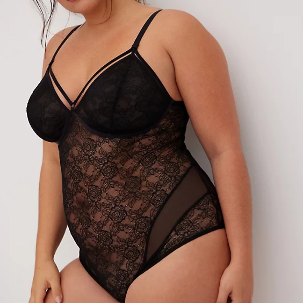 BLACK LACE & MESH STRAPPY BODYSUIT torrid